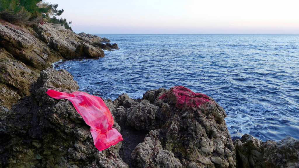 Sourire, pastel on rocks, Roquebrune Saint-Martin, FR